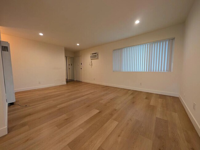 Foto del edificio - 3900 W 1st St