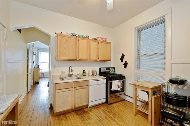 Building Photo - 850 N Wolcott Ave