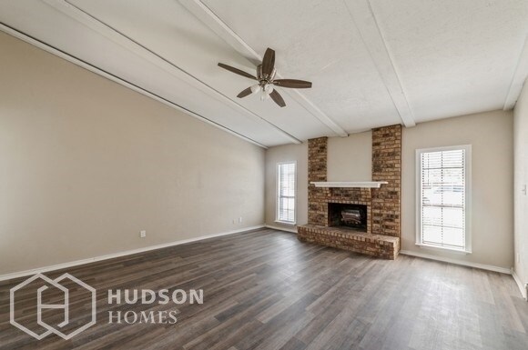 Foto del edificio - NOW AVAILABLE! - 8609 Kensington Dr, Rowle...