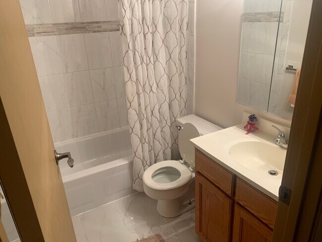 bathroom - 1840 Brownstone Blvd