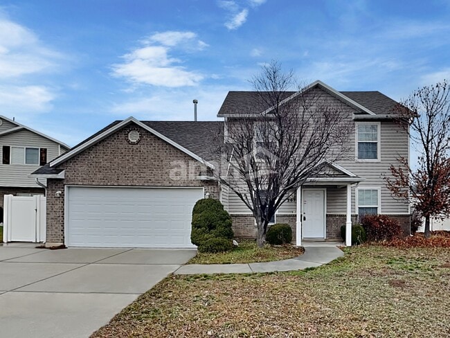 Building Photo - 267 S 590 W