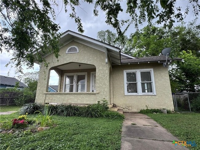 Building Photo - 507 N Gonzales St
