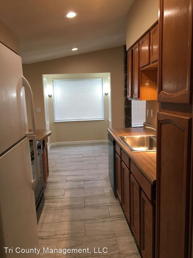 Foto del edificio - 3 br, 2 bath House - 10910 E Burnside St