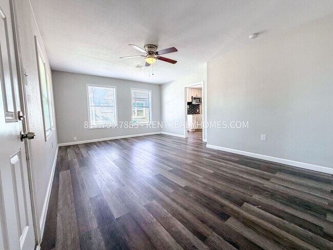 Building Photo - 7015 Ilex St
