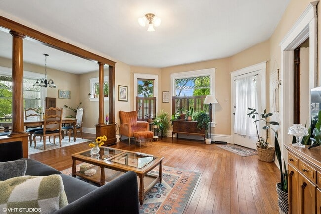 Foto del edificio - 403 S Hough St