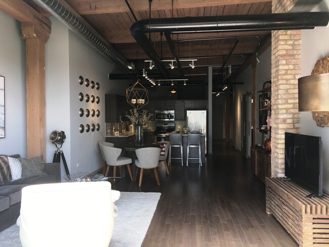 Foto del edificio - 401 E Illinois St