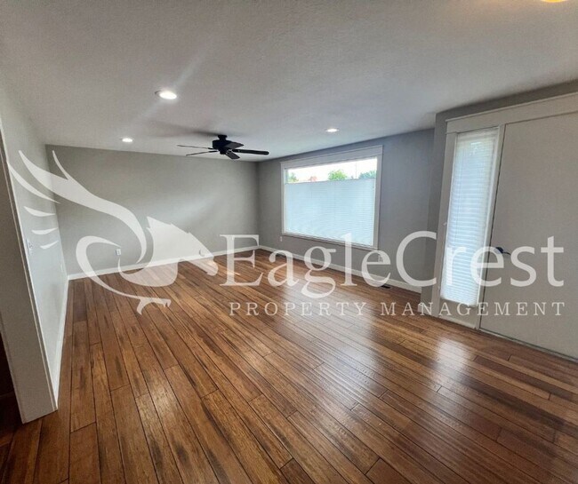 Building Photo - Two Bedroom, One Bathroom House with Fence...