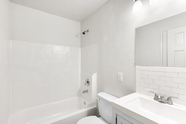 Building Photo - Private landlord/Section 8 accepted! Charming 3-Bedroom 1-bathroom home with large corner lot!