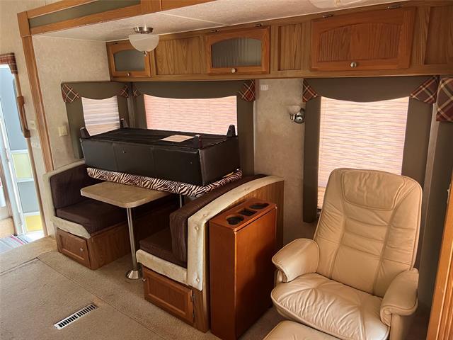 Building Photo - 433 HCR 2105 Loop N