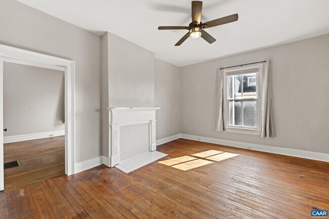 Foto del edificio - 830 E Beverley St
