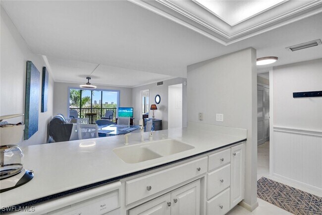 Foto del edificio - 5220 Bonita Beach Rd SW