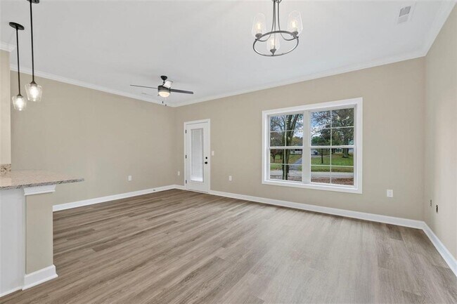 Foto del edificio - 904 Plano Rd