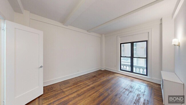 Foto del edificio - 140 W 55th St