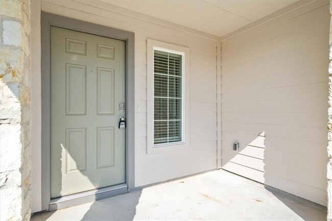 Building Photo - 1320 Wonder World Dr