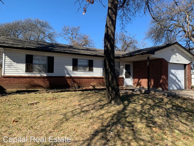 Building Photo - 3 br, 1.5 bath House - 1609 N. Christine Dr.