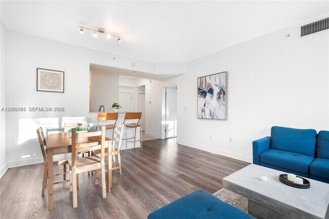 Foto del edificio - 6001 SW 70th St