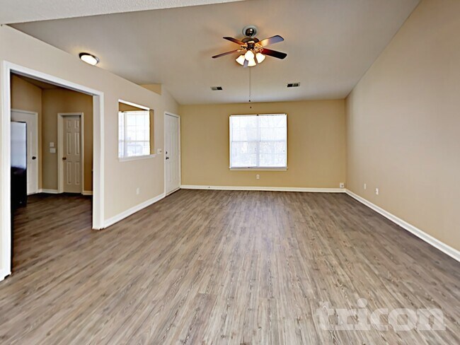 Foto del edificio - 1310 May Oak Cir