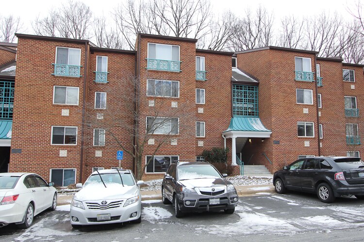 11801 Breton Ct, Reston, VA 20191 Condo for Rent in Reston, VA