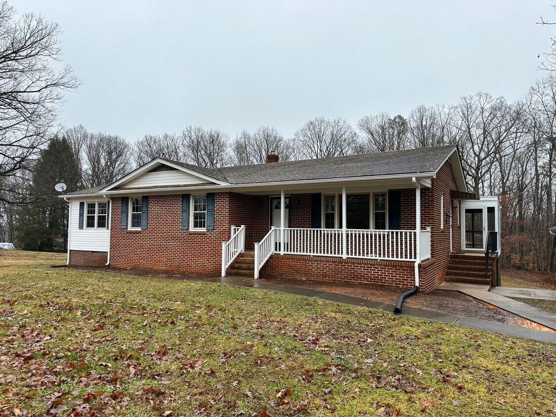Primary Photo - Spacious 3-Bedroom Home with Basement and ...