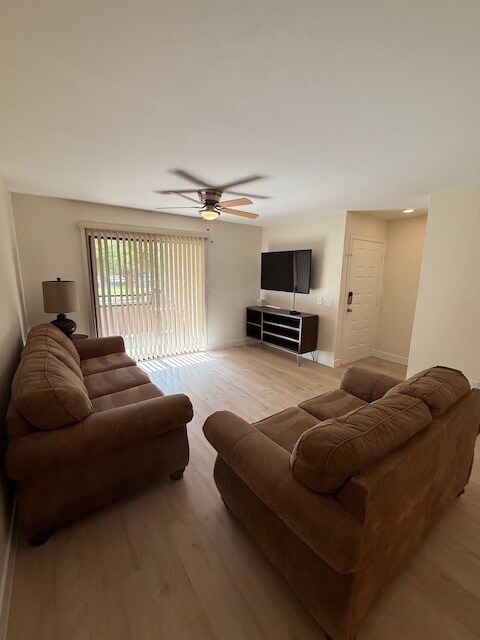 Spacious Living Room - 2146 W Isabella Ave