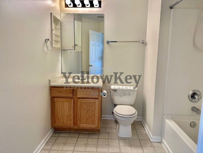 Foto del edificio - 1755 Fredericksburg Ln