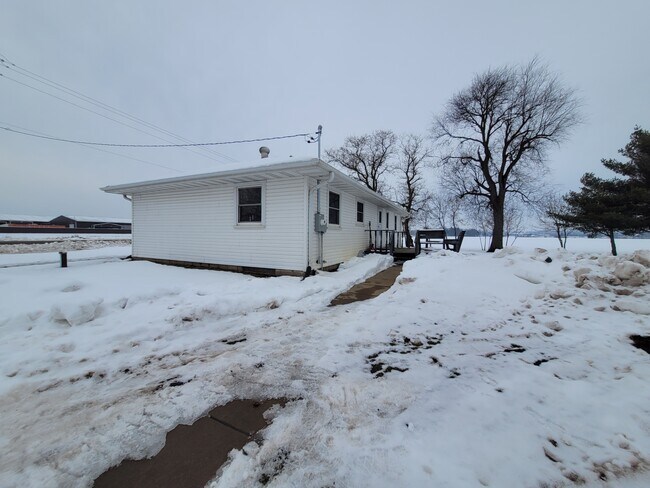 Building Photo - 4998 10th Ave