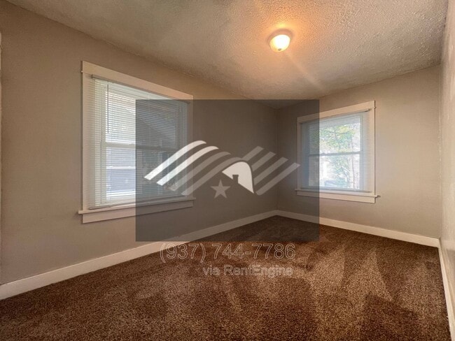 Building Photo - 1023 Clover St