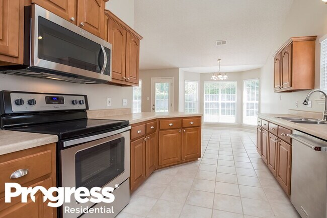 Building Photo - 6560 White Hawk Ln