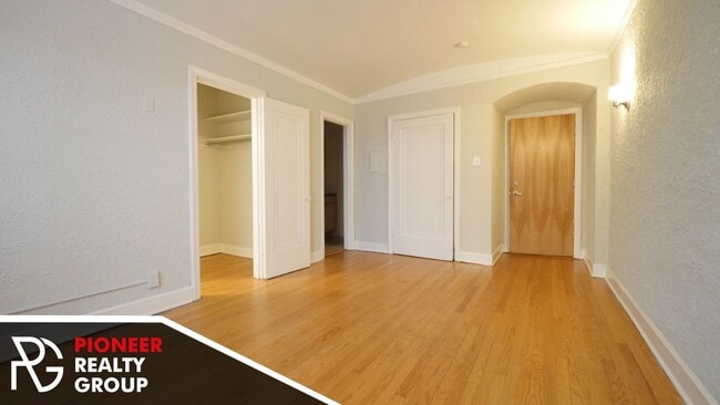 Building Photo - 536 W Arlington Pl