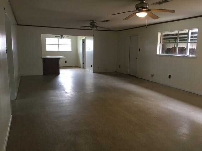 Foto del edificio - 4215 Folsom Dr