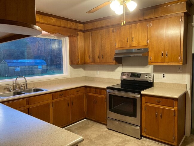 Foto del edificio - 3940 Senior Ln