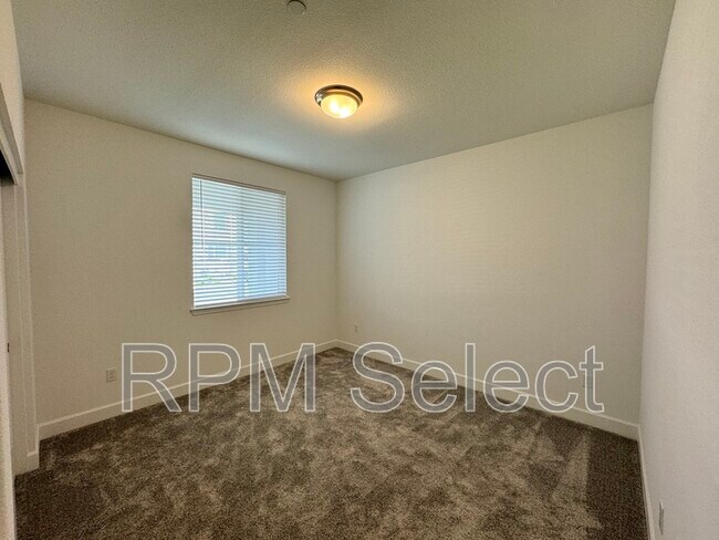 Building Photo - 7945 Carraway Dr
