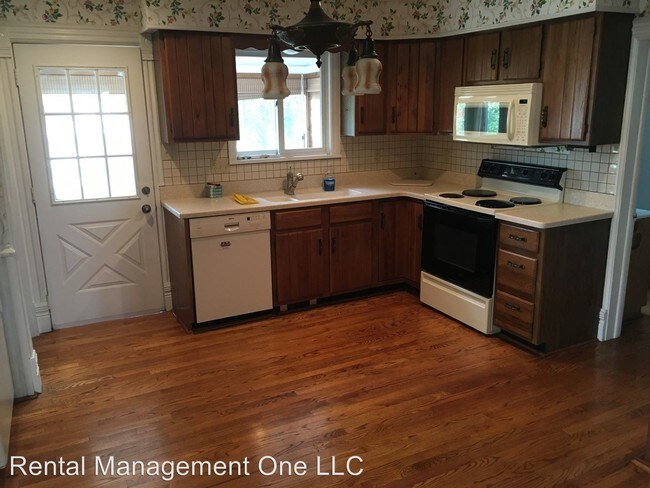Building Photo - 2 br, 1 bath Apartment - 811 Union St