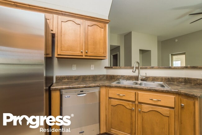 Building Photo - 9909 Southern Oak Way