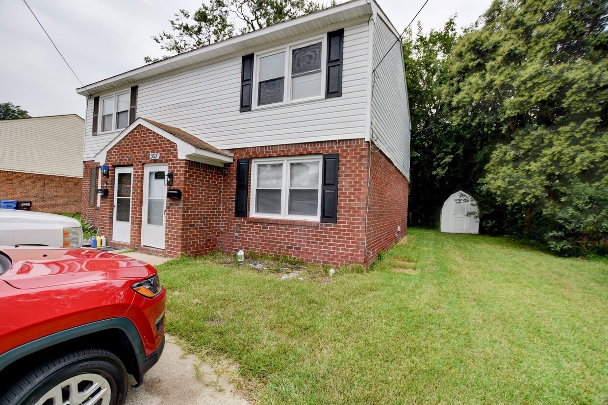 Primary Photo - 1307 Richmond Ave