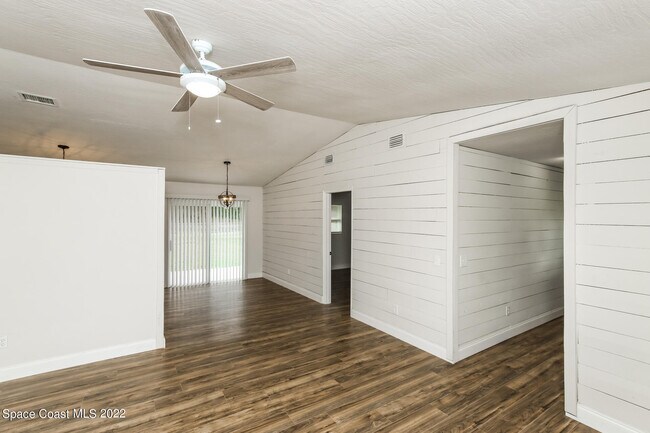 Foto del edificio - 764 Gelaso St SW