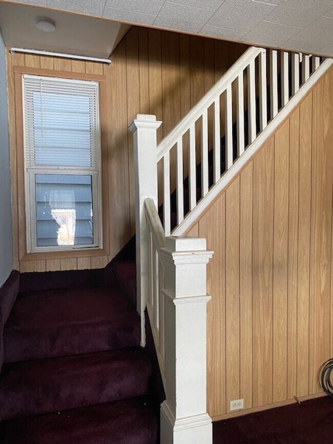 Building Photo - 3 br, 1 bath House - 337 PRESTON AVE