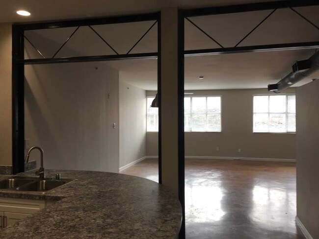 Interior Photo - MAA McKinney Avenue