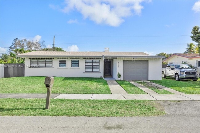 Building Photo - 9570 Jamaica Dr