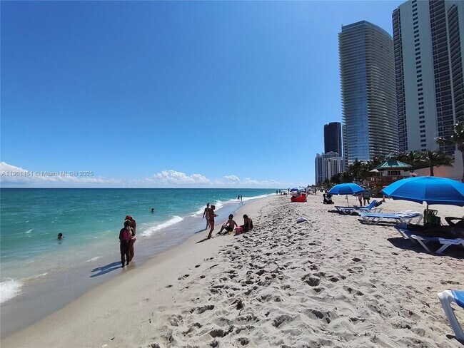 Foto del edificio - 19201 Collins Ave