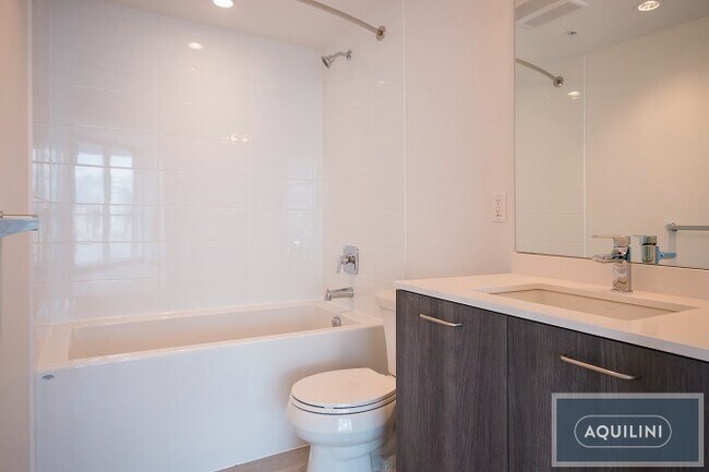 Building Photo - Centre South - 1505