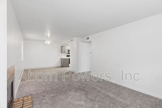 Foto del edificio - 2529 Greenwood Ln