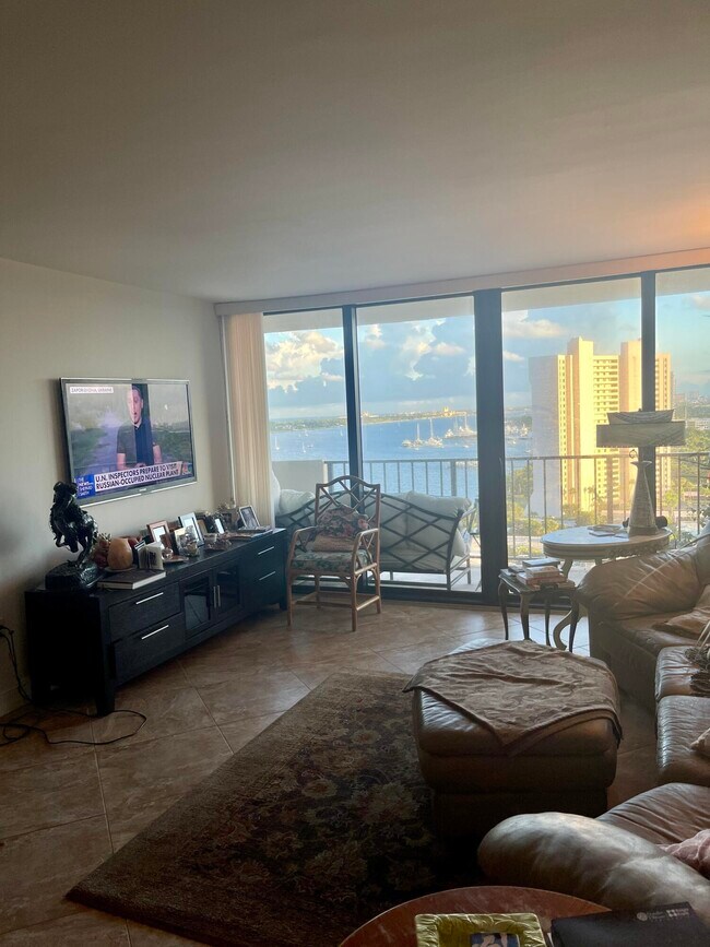 Foto del edificio - 5600 N Flagler Dr