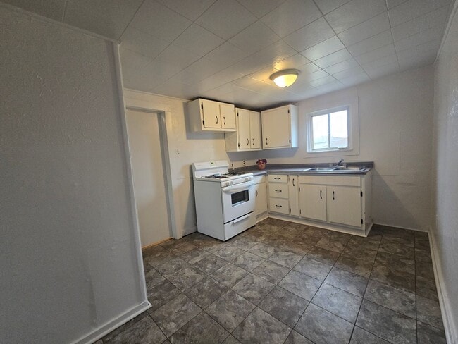 Building Photo - 1007 Burtner Rd