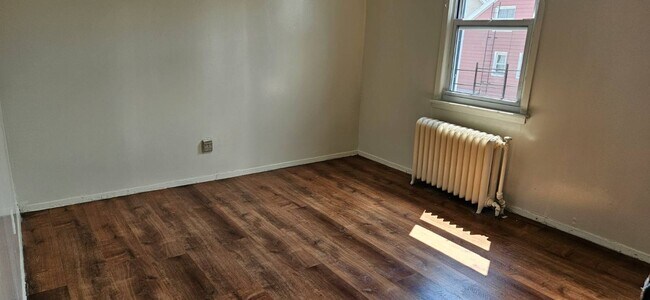Foto del edificio - 31 ave 103rd St