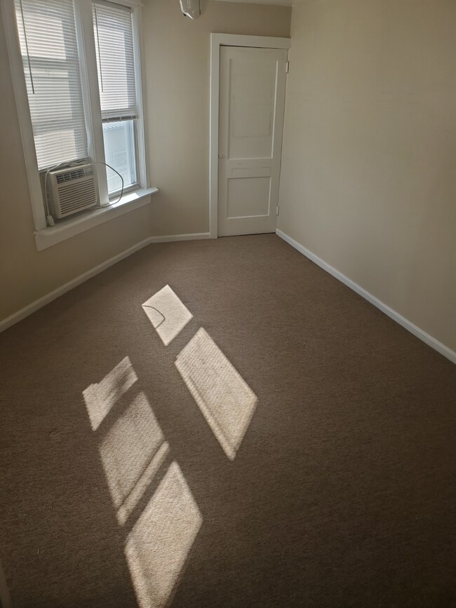 Building Photo - 2700 Elm Street