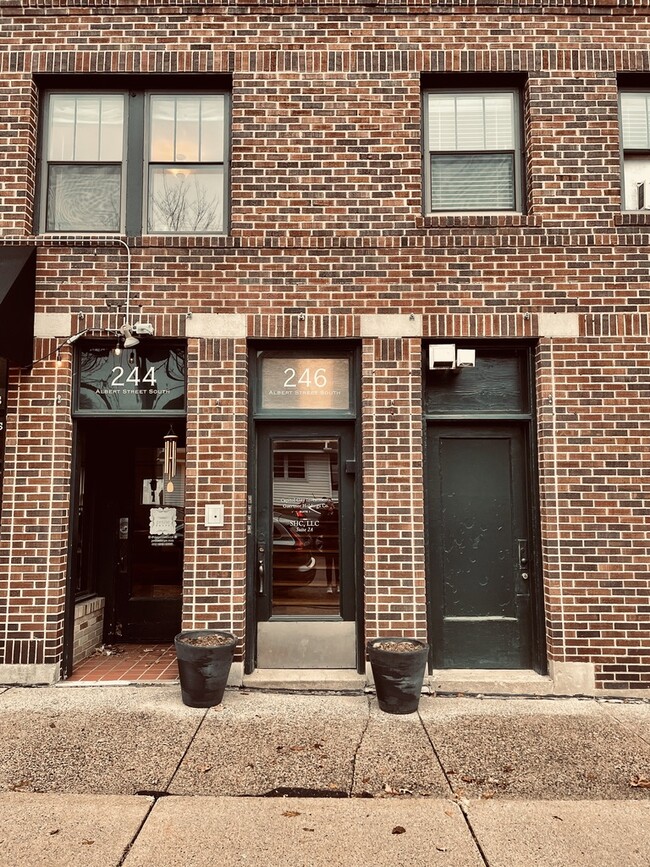 Foto del edificio - 246 Albert St S