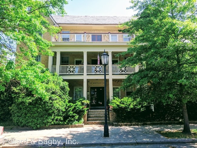 Building Photo - 2832 Monument Ave