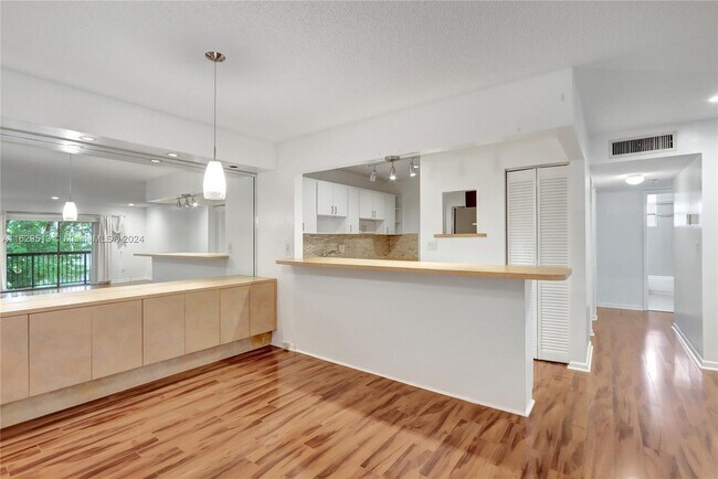 Foto del edificio - 7935 SW 86th St