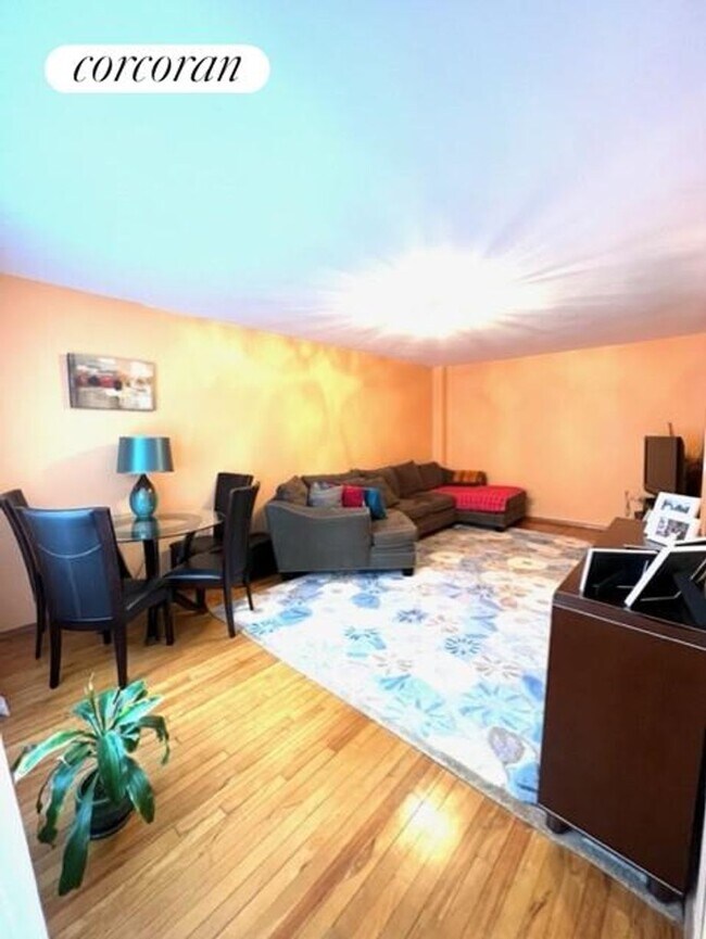 Building Photo - 1213 Avenue Z